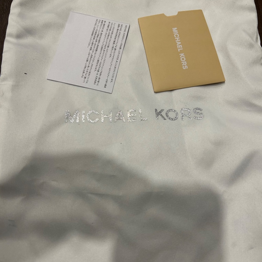 Michael Kors - Picture 5 of 5